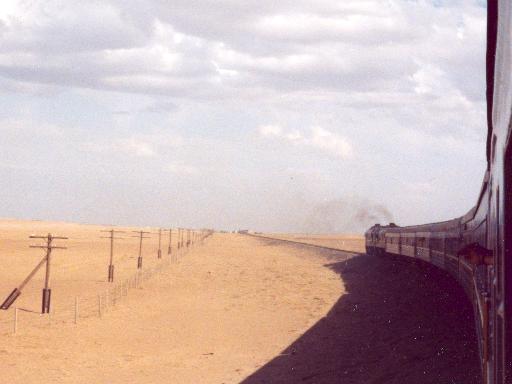De trein in de Gobi woestijn