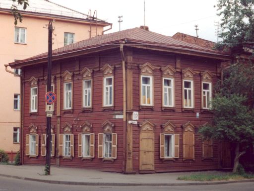 Typisch houten huis in Irkutsk