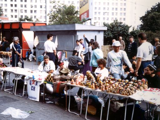 Verkopers op straat in Moskou