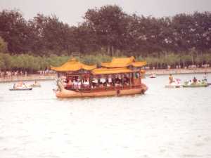 Drakenboten op het Kunming meer
