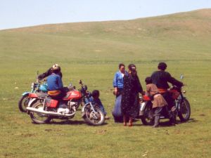 De paarden zijn inmiddels verruild voor snellere motoren